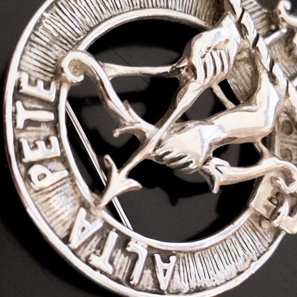 FLETCHER Clan Crest ALTA PETE Pewter Brooch Pin Scottish Family Kilt Metal Bow - Picture 4 of 4